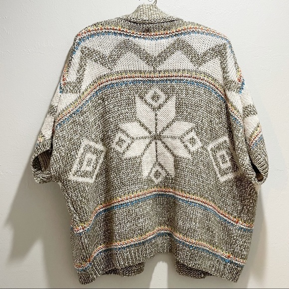 AMERICAN EAGLE OUTFITTERS Women’s Aztec Brown Multi Short Sleeve Cardigan - Picture 2 of 8